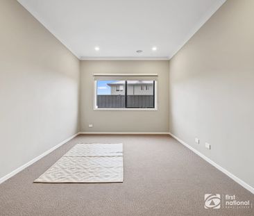 Modern Family Living in a Prime Strathtulloh Location - Photo 2