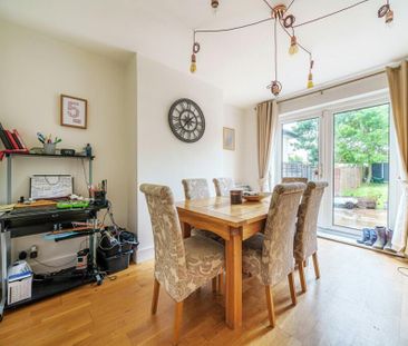 3 bedroom semi-detached house to rent - Photo 3