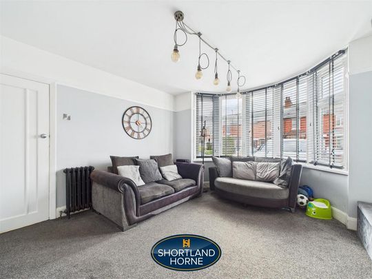 4 bedroom terraced house to rent - Photo 1