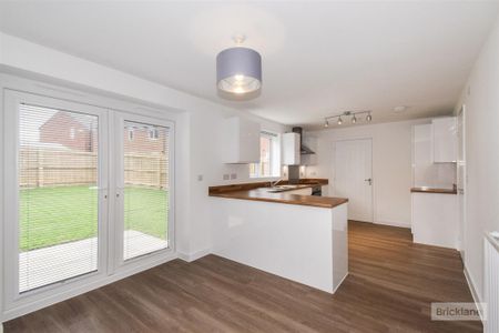 4 bed House To Let - Photo 5