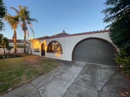 Croydon Park - Photo 2