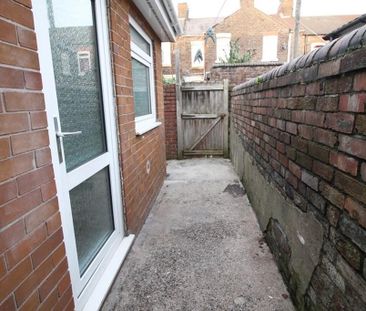 2 bedroom terraced house to rent - Photo 6