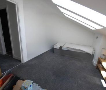 4 bedroom terraced house to rent - Photo 3