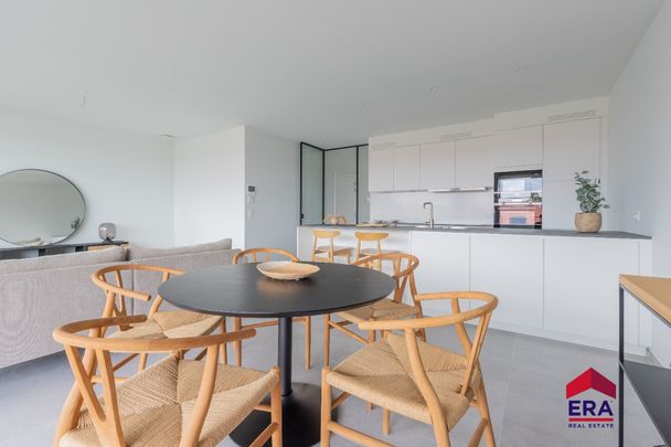 Prachtige penthouse met 2 slpks,carport, privatieve berging! - Photo 1