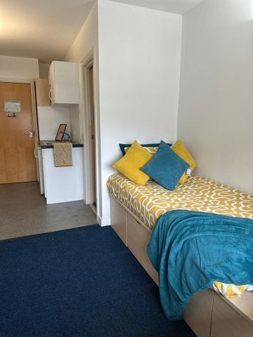 Studio to rent - Photo 5