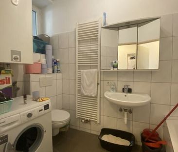 Provisionsfrei – Sehr gepflegte 2-Zimmer-Wohnung mit separater Küch... - Photo 2