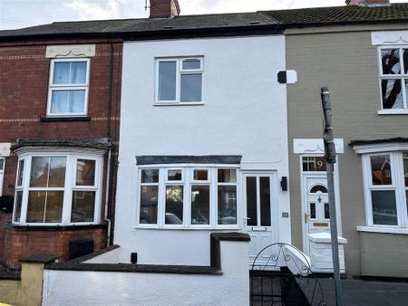 3 bedroom terraced house to rent - Photo 2