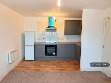 2 bedroom flat to rent - Photo 4