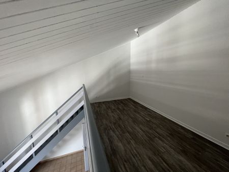 A LOUER - APPARTEMENT T1 DUPLEX PROXIMITE PENTAGONE LA ROCHE-SUR-YON - Photo 2