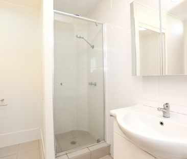 CENTRAL COOLANGATTA TWO BEDROOM UNIT - Photo 6