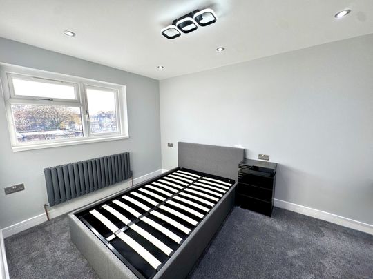 Swan Road, Greater London, TW13 - Photo 1