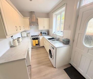 2 bedroom end of terrace house to rent - Photo 6
