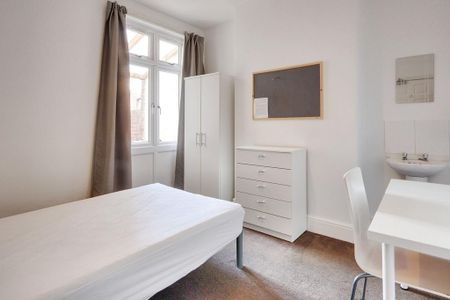 6 bedroom terraced house to rent - Photo 2