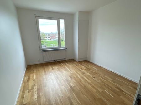 Eddavägen, Eskilstuna - Photo 2