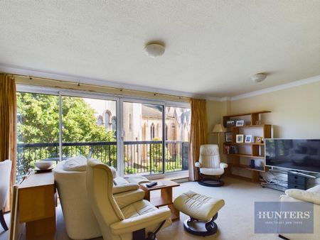 3 bedroom Flat To Let - Photo 4