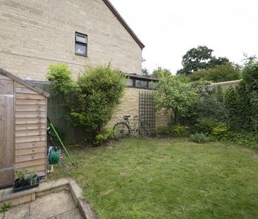 2 bedroom semi-detached house to rent - Photo 5