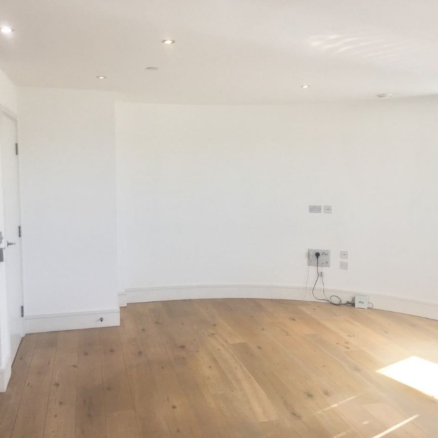 1 Bed Flat, St Luke Avenue, SW4 - Photo 1