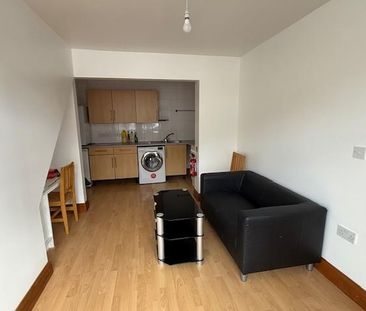 Studio to rent - Photo 2