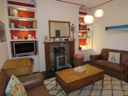 2 bedroom flat to rent - Photo 2