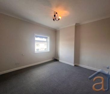 2 bedroom semi-detached house to rent - Photo 5