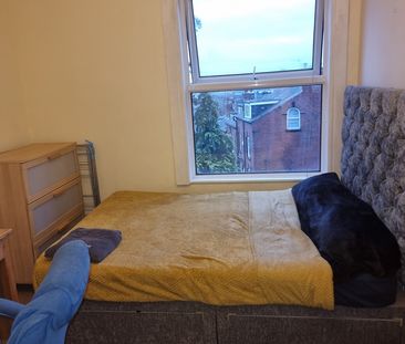 Room in a Shared House, Cemetery Road, LS11 - Photo 6
