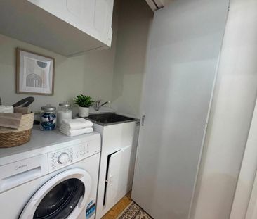 1 Bedroom on Queen St - Photo 2