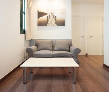 Functional Apartment near Passeig del Born - Photo 1