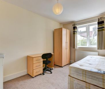 6 bedroom house to rent - Photo 3