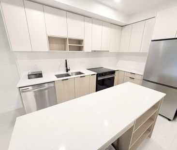 Bright and Spacious Jr Two Bedroom with Parking and Storage - Photo 2