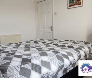 1 bedroom in a flat share to rent - Photo 6