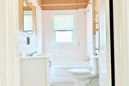 For Lease - 5038 HURON Street, Niagara Falls, Ontario - Photo 3