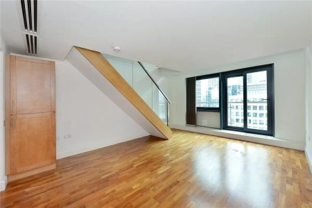 2 bedroom flat in 3 South Quay Square - Photo 5