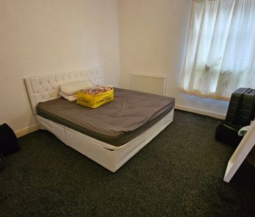 1 bed Apartment - To Let - Photo 3
