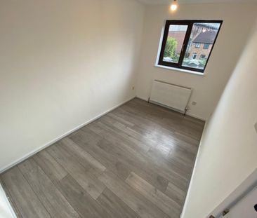 Ambleside, Bilston, WV14 - Photo 2