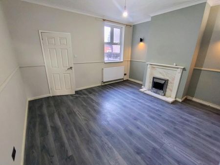 3 bedroom terraced house to rent - Photo 3