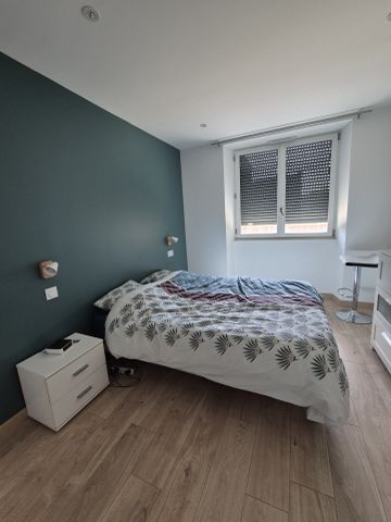 Maison 4 chambres cour et garage centre bourg - Photo 4