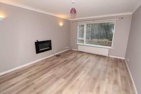 6 Twinburn Way, BT370EH - Photo 3