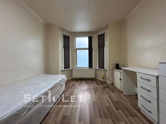 1 bedroom in a house share to rent - Photo 1