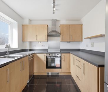 2 bed Apartment To Let - Photo 5