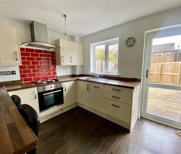 2 bedroom end of terrace house to rent - Photo 1