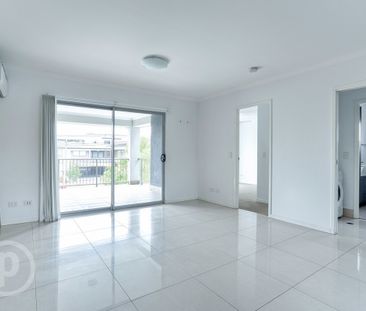 2 Bedroom, 2 Bathroom Unit in Moorooka. Great Location. - Photo 2