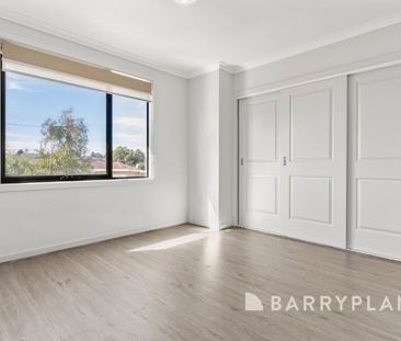 Charming & Convenient 2-Bedroom Townhouse - Photo 1