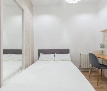 Calle de los Caños del Peral, Madrid, Community of Madrid 28013 - Photo 5