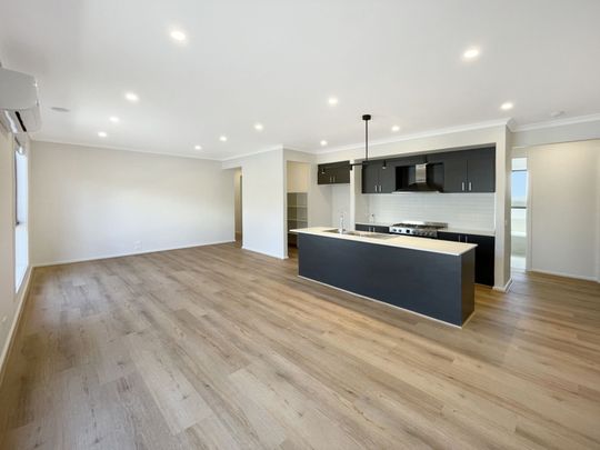 4 Brewster Street, Alfredton - Photo 1