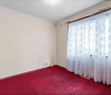 3 BEDROOM HOME IN GREAT LOCATION - Photo 4