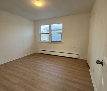 190 Montfort Street - 3 - Photo 6