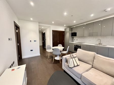 Lanchester Way, London - Photo 2