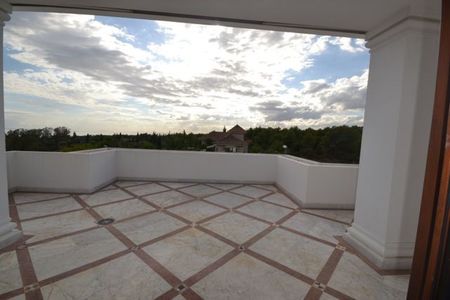 Penthouse in Sierra Blanca - Photo 5