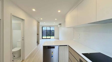 Brand-New Townhouse – Modern Style and Smart Design - Photo 4