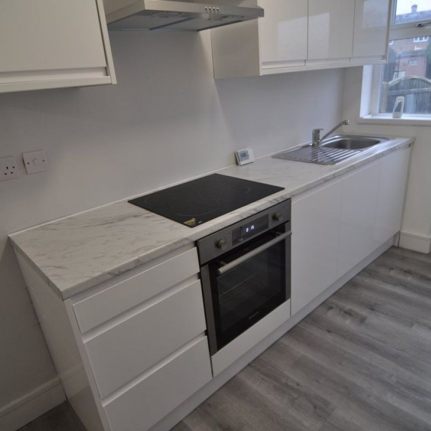3 bed Terraced - To Let - Photo 1